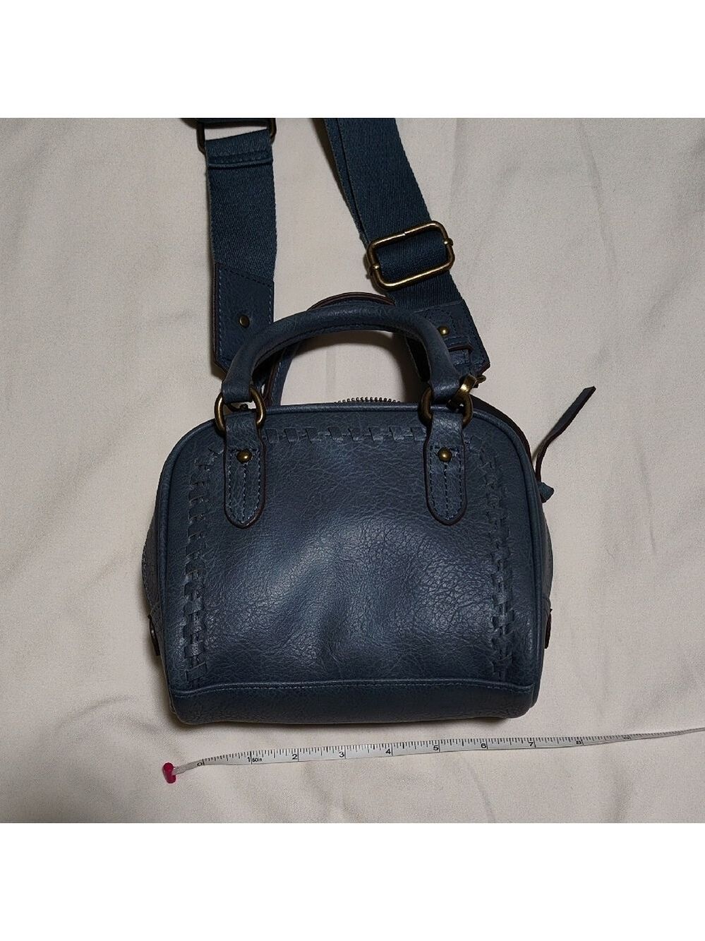 Stylish Navy Crossbody Bag - Picture 2 of 8